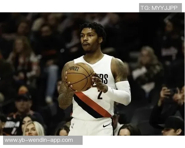 詹姆斯职业生涯对战对手已达1821人最新对手为凯莱布乐福